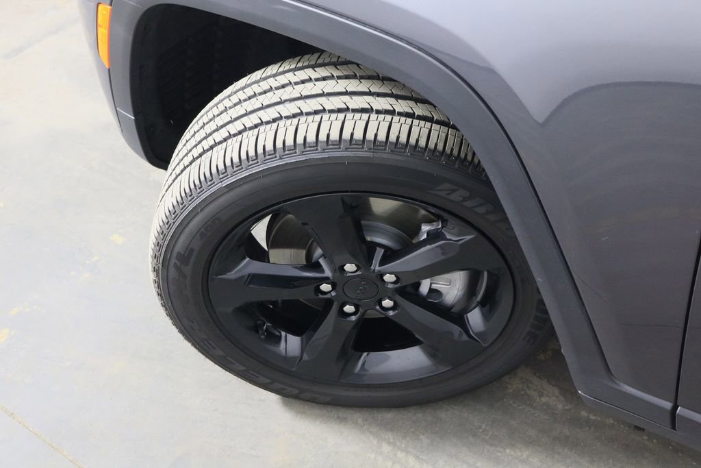 Used 2025 Jeep Grand Cherokee L Altitude image 47