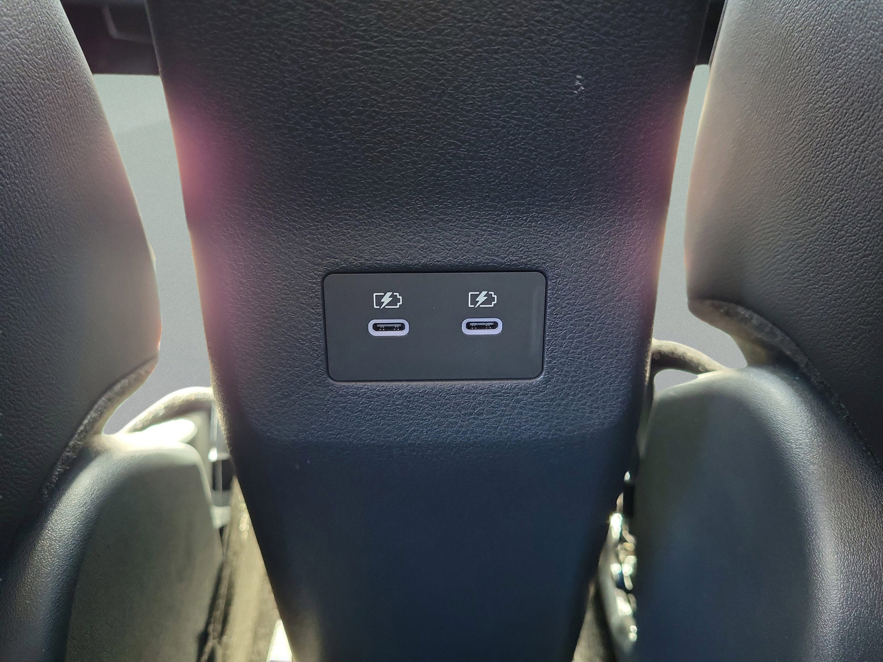 New 2025 Nissan Kicks SR FWD image 12