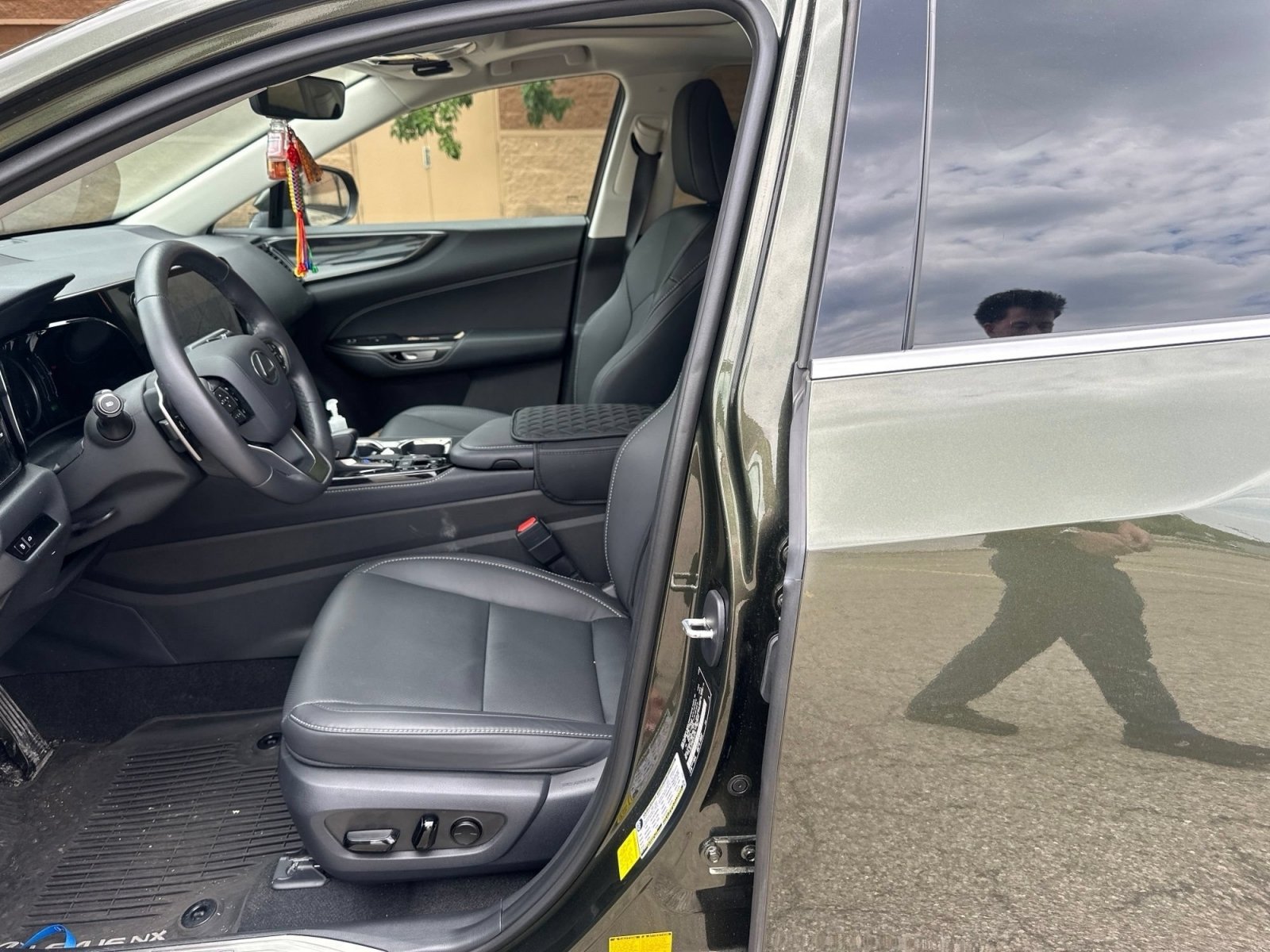 Used 2025 Lexus NX 350h AWD w/ Accessory Package (2T) image 4