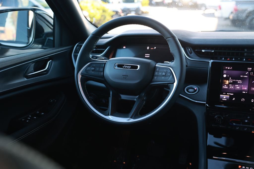 New 2025 Jeep Grand Cherokee Altitude image 22