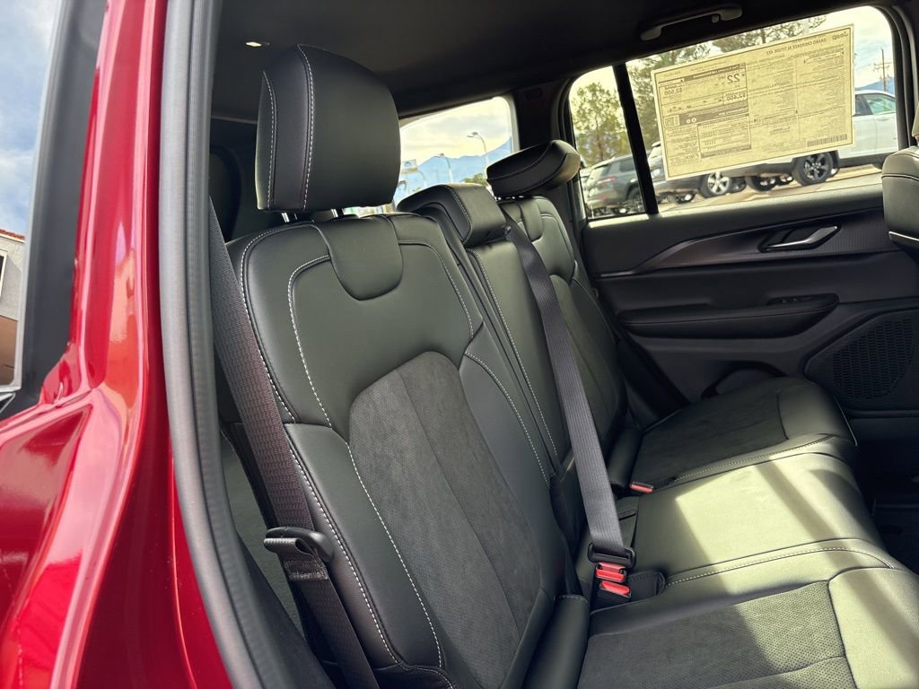 New 2025 Jeep Grand Cherokee Altitude image 22