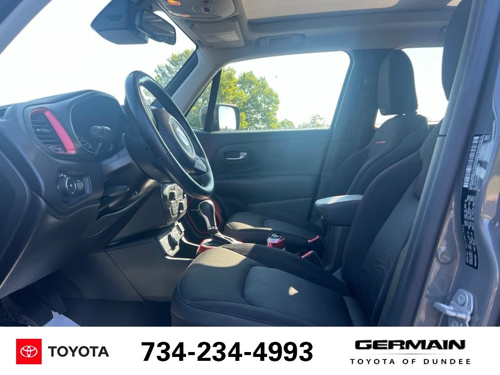 Used 2021 Jeep Renegade Trailhawk w/ Sun & Sound Group AWD/4WD image 21