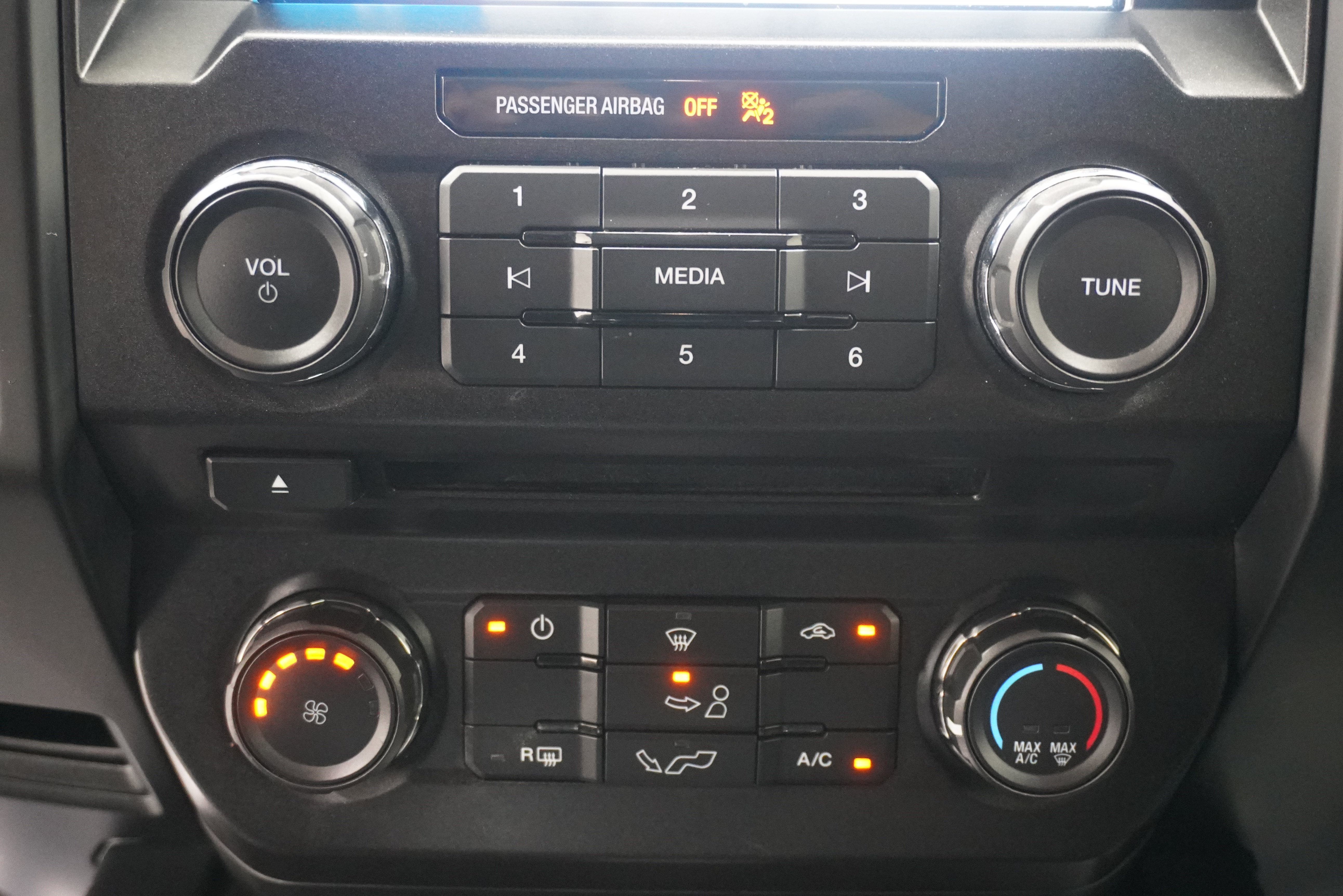 Used 2018 Ford F150 XL w/ Equipment Group 101A Mid RWD image 20