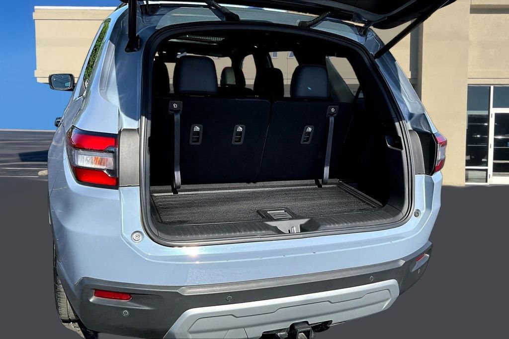 Used 2025 Honda Pilot TrailSport image 8