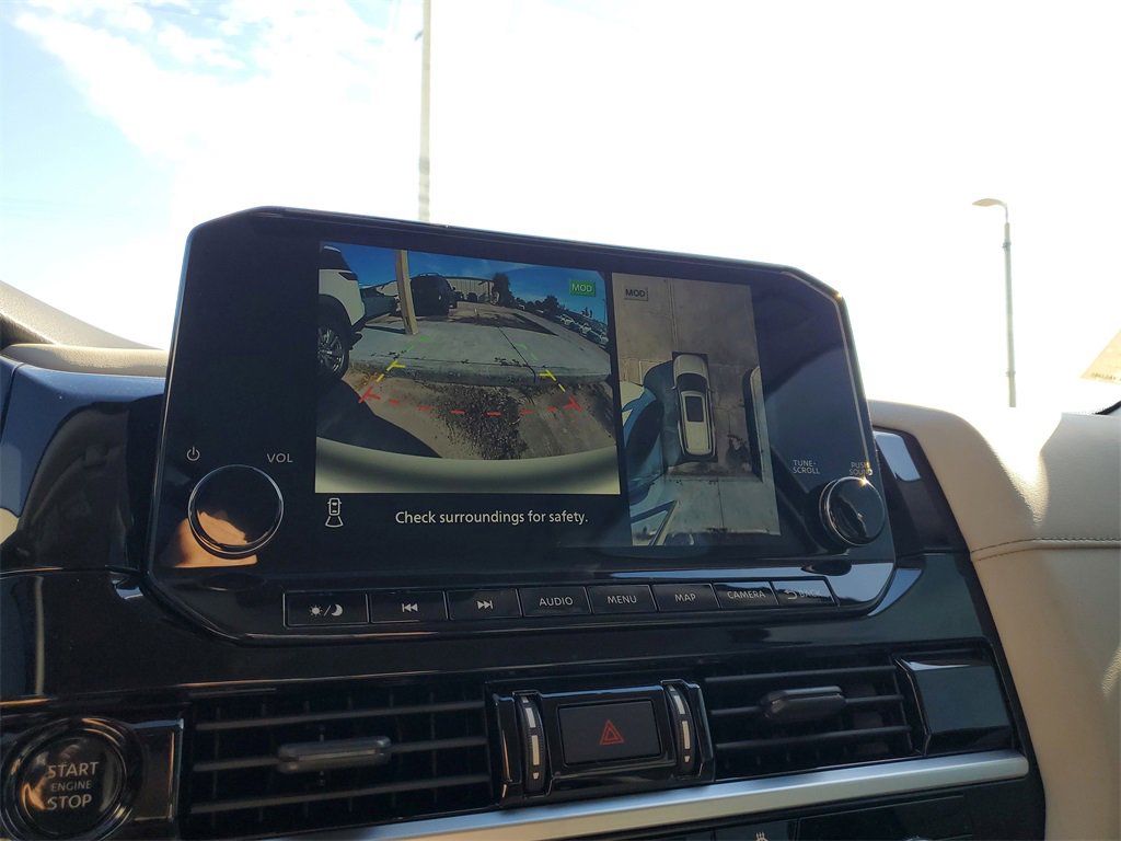 New 2025 Nissan Pathfinder SL image 11