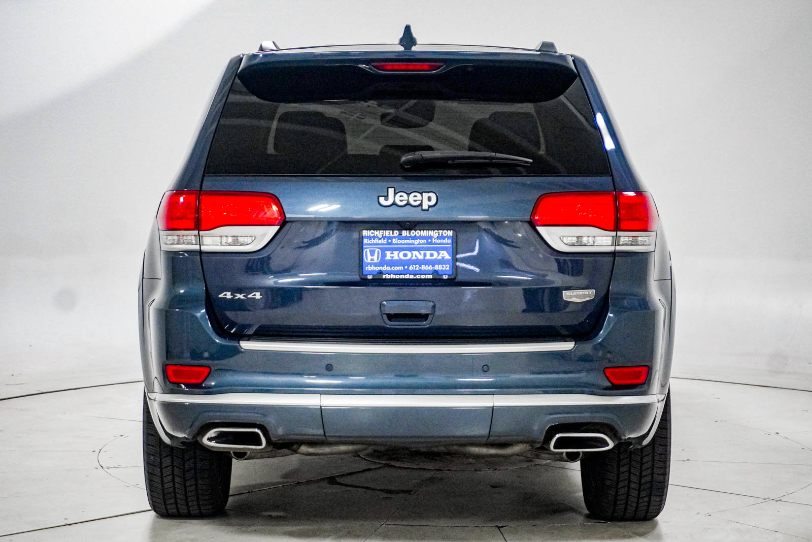 Used 2020 Jeep Grand Cherokee Summit AWD/4WD image 6
