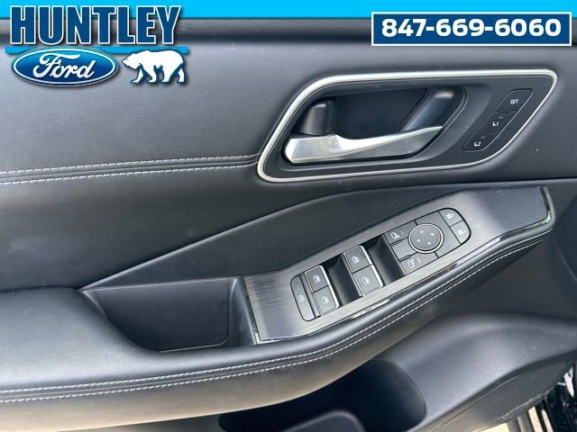 Used 2024 Nissan Rogue Platinum w/ Platinum Premium Package AWD/4WD image 19
