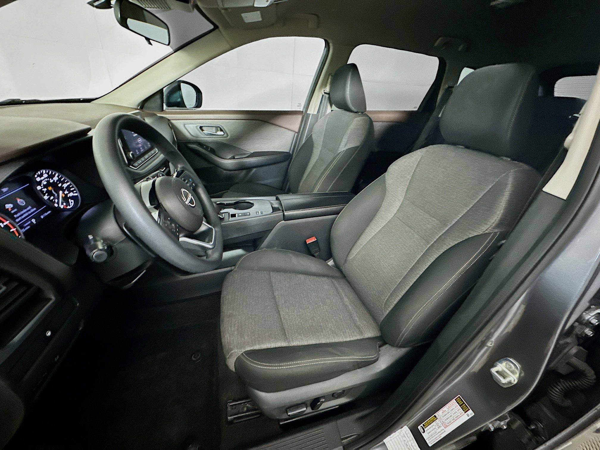 Used 2023 Nissan Rogue SV image 13