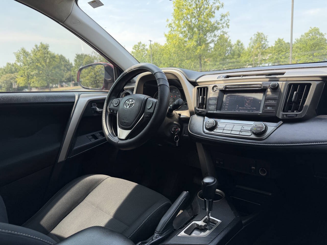 Used 2015 Toyota RAV4 XLE FWD image 19
