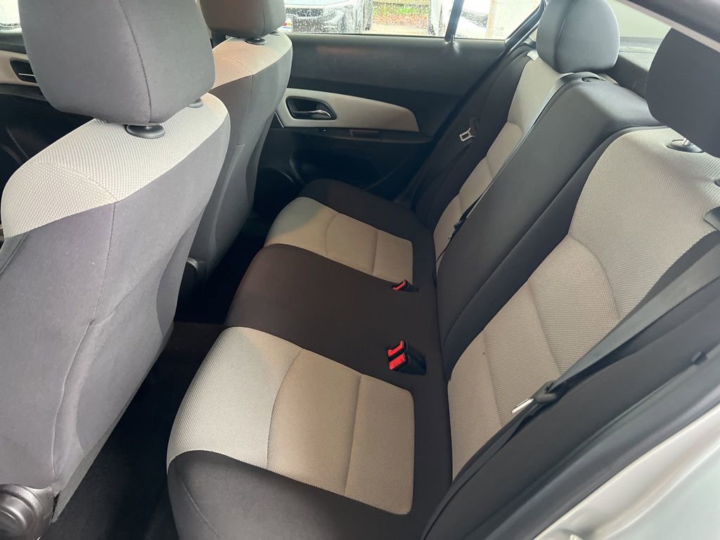 Used 2015 Chevrolet Cruze LS FWD image 8