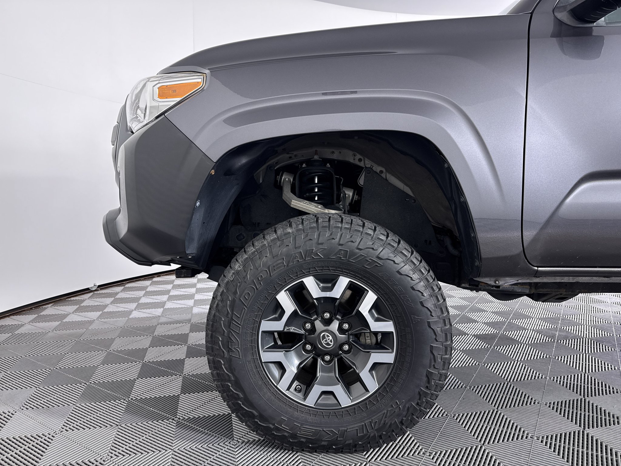 Used 2021 Toyota Tacoma SR AWD/4WD image 17