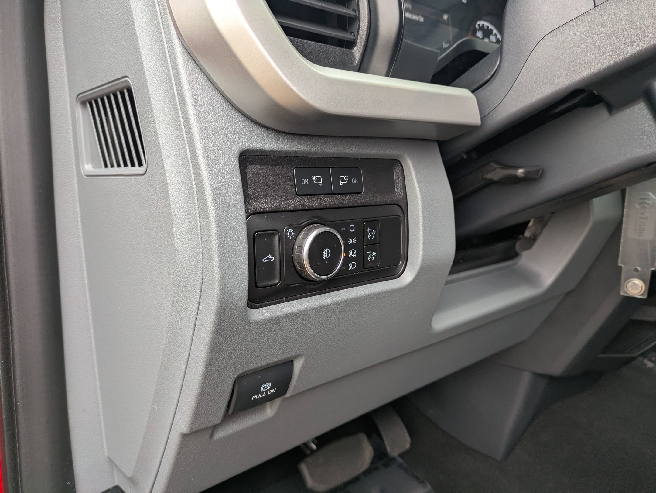 Certified 2024 Ford F350 XLT w/ FX4 Off-Road Package image 19