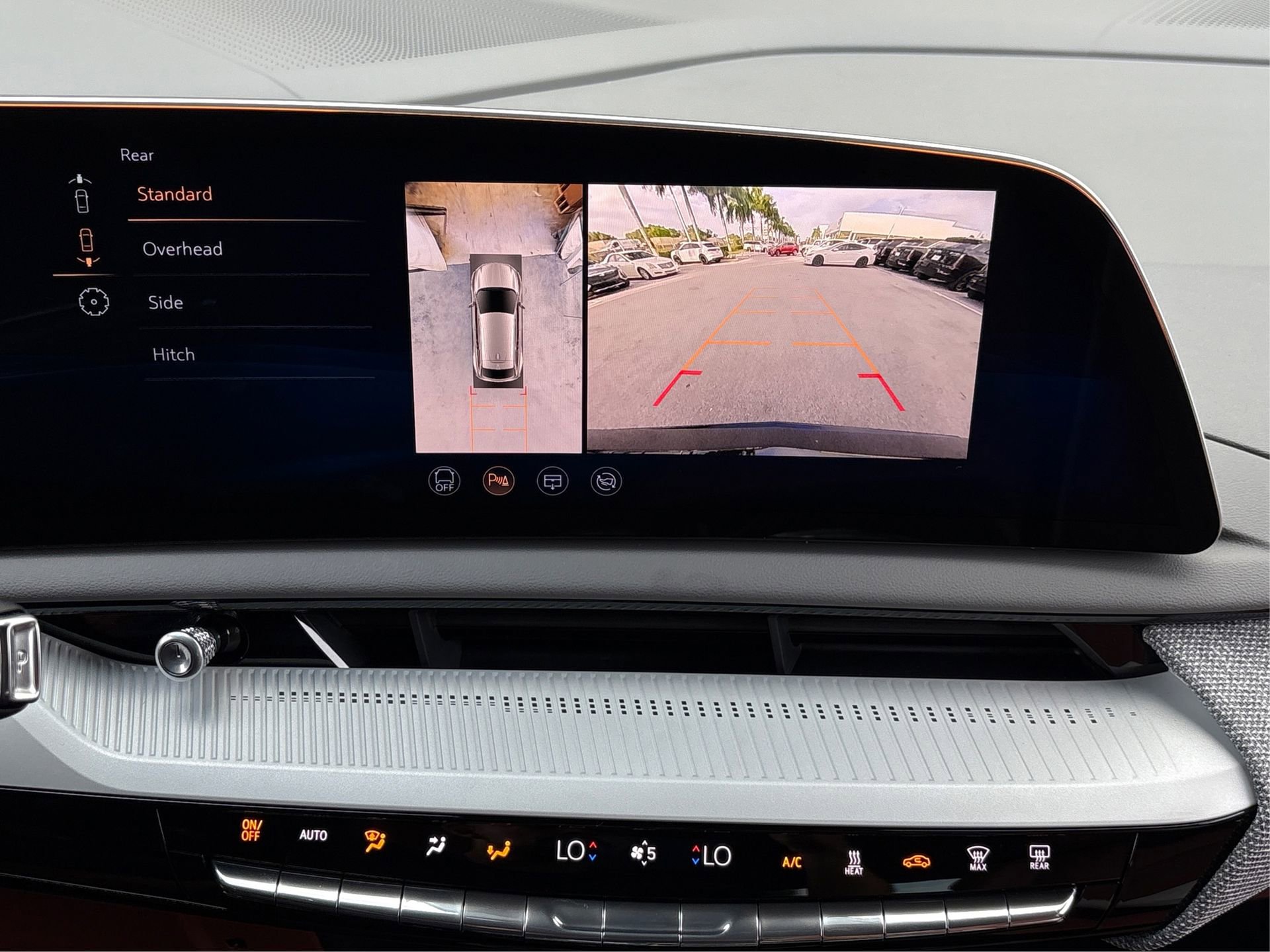 New 2025 Cadillac Optiq Luxury 2 image 25