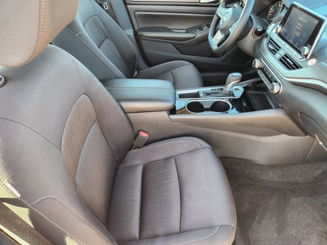 Used 2024 Nissan Altima 2.5 SV image 14