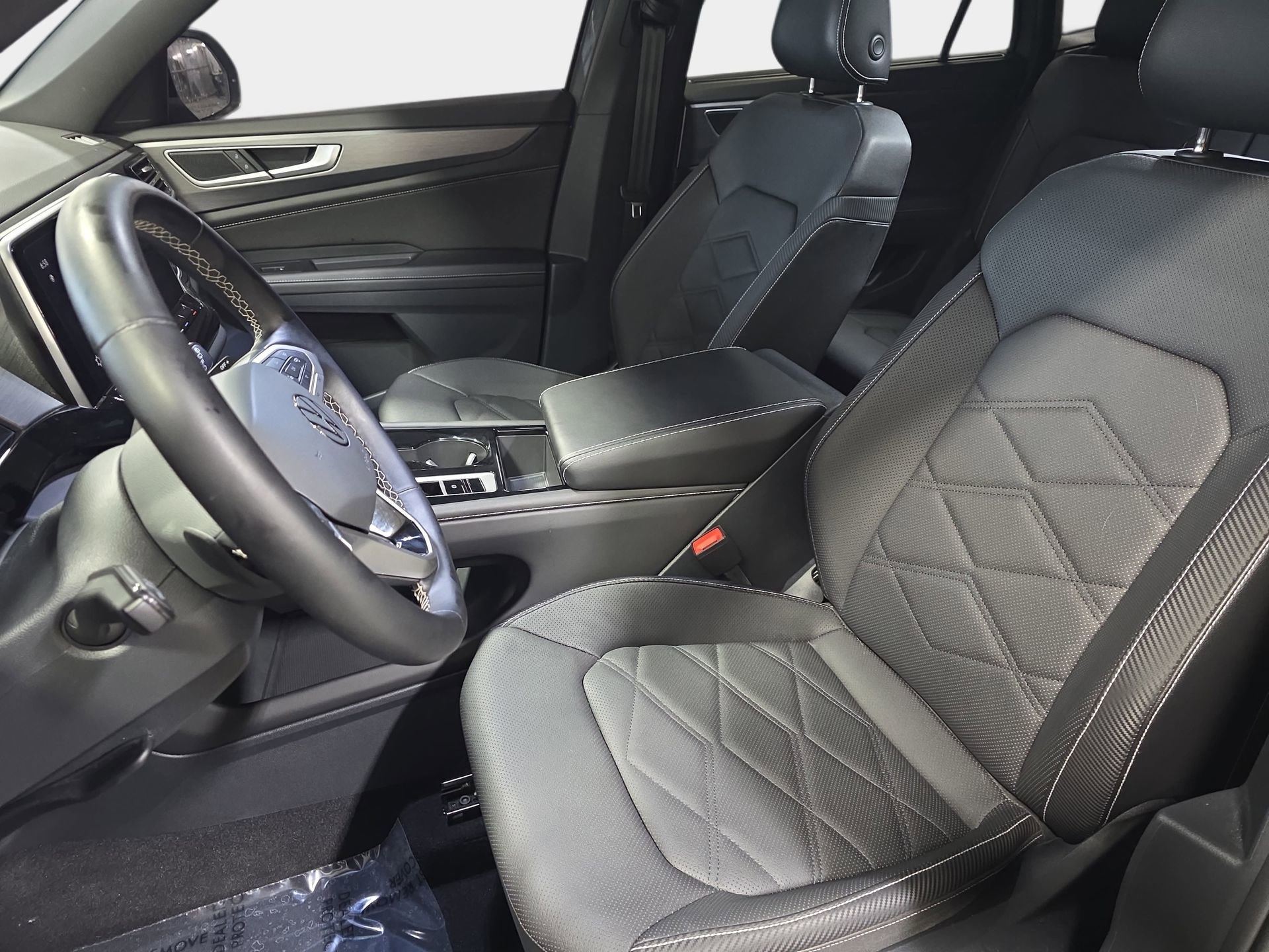 Used 2025 Volkswagen Atlas Cross Sport SE image 15