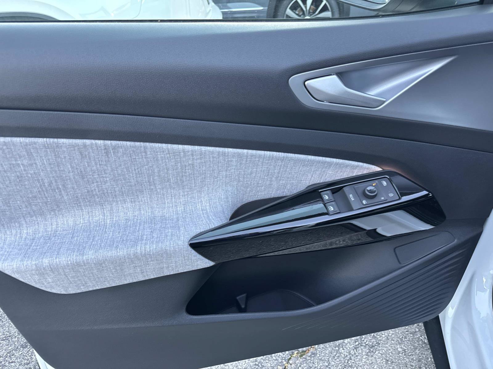 New 2026 Volkswagen ID.4 Pro AWD/4WD image 15