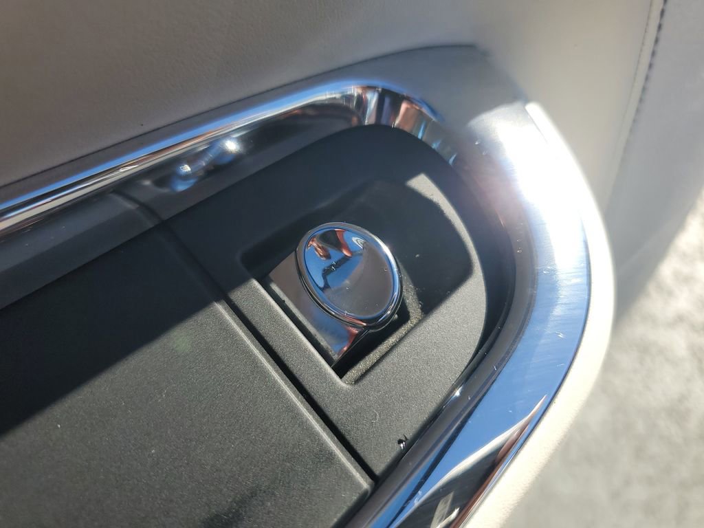 Used 2011 Rolls-Royce Ghost image 18