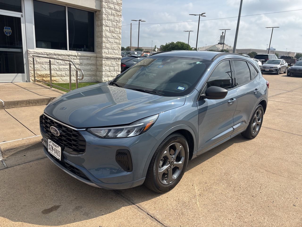 Used 2023 Ford Escape ST-Line w/ Tech Pack #1 FWD image 1