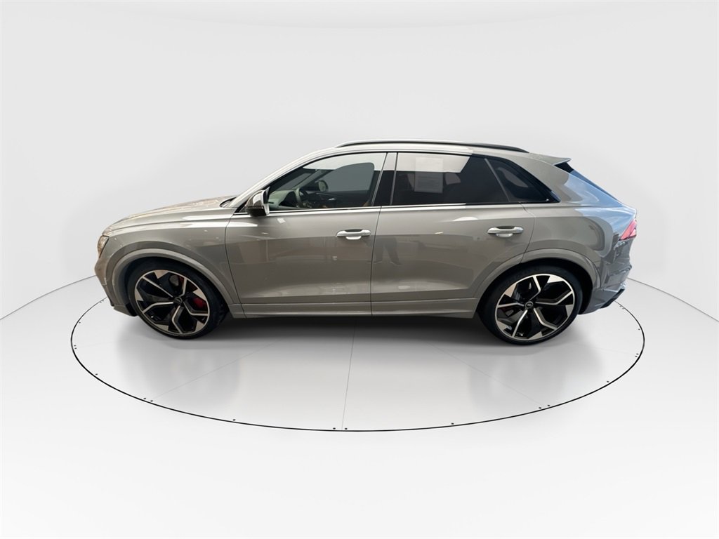 Used 2024 Audi RS Q8 w/ Black Optic Package image 5