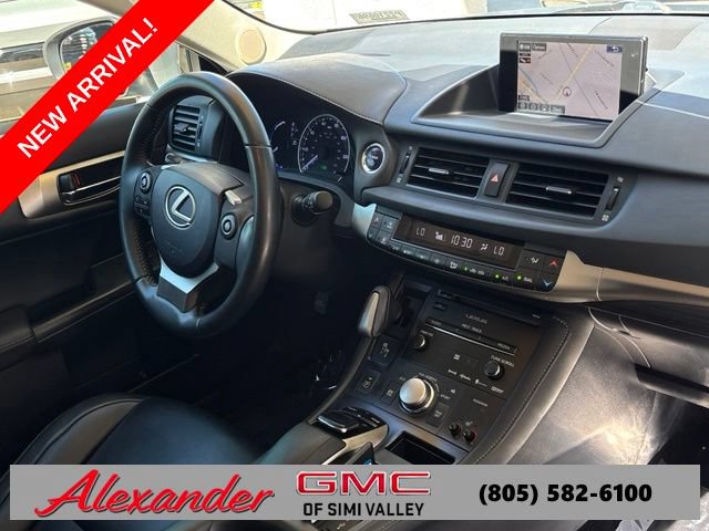 Used 2015 Lexus CT 200h w/ Navigation Package FWD image 32