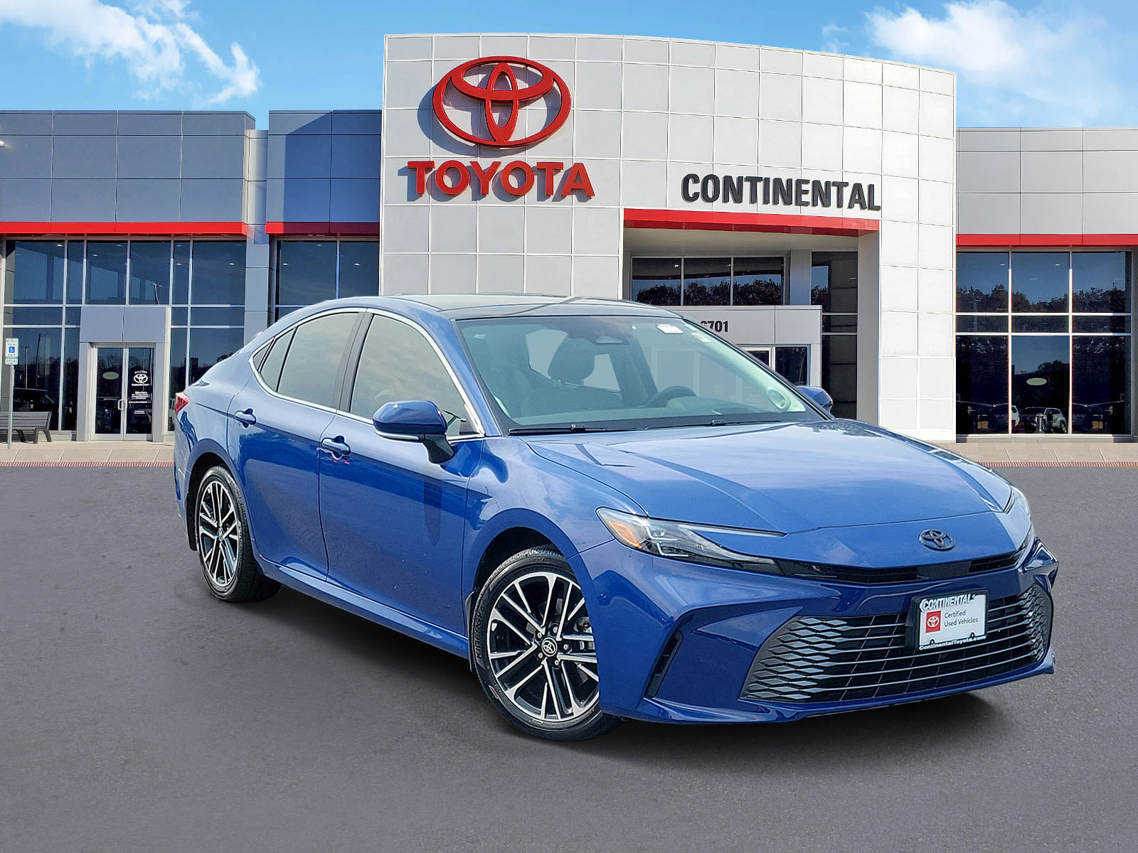 Used 2026 Toyota Camry XLE w/ Premium Package AWD/4WD image 2