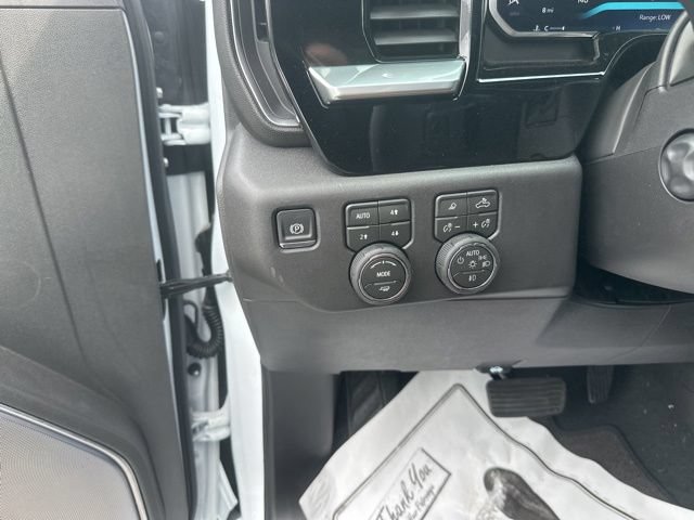 New 2026 Chevrolet Silverado 1500 High Country w/ Z71 Off-Road Package AWD/4WD image 18