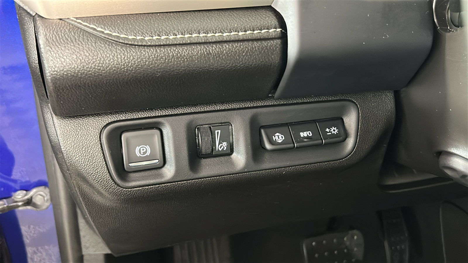 Used 2023 GMC Acadia Denali w/ Denali Technology Package AWD/4WD image 24