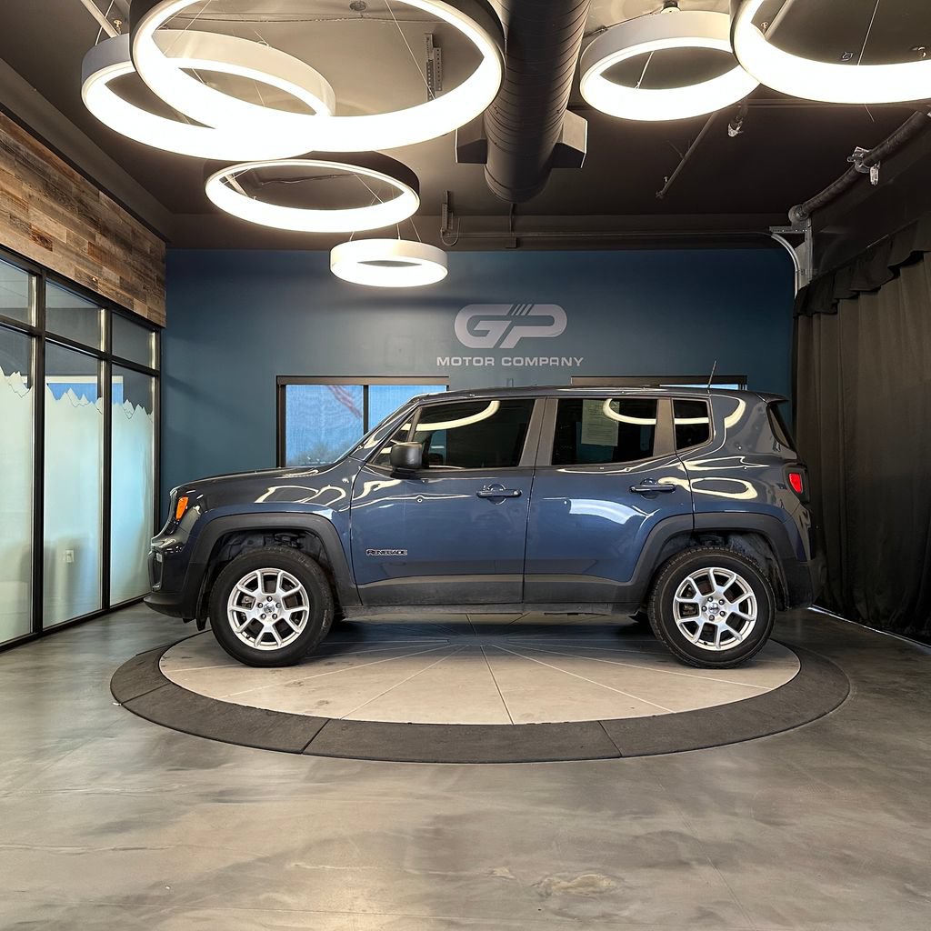 Used 2023 Jeep Renegade Latitude AWD/4WD image 6
