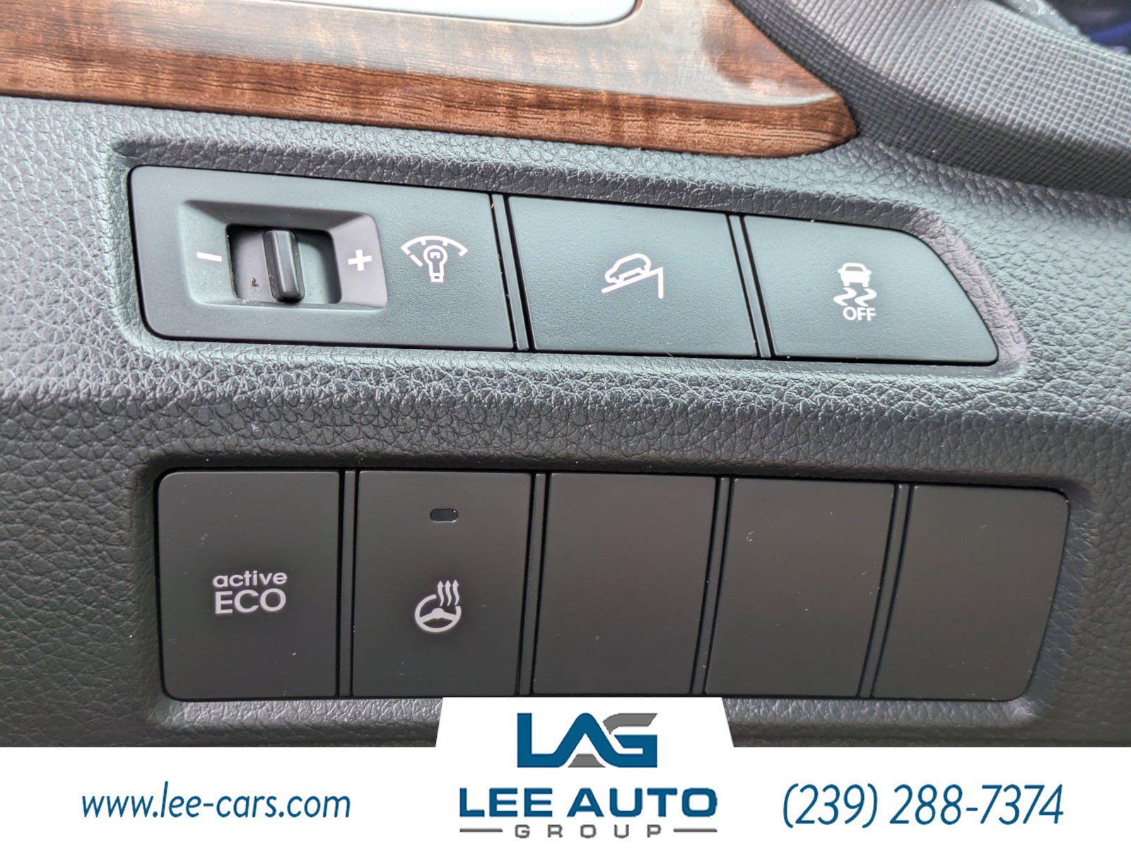 Used 2013 Hyundai Santa Fe Sport 2.0T w/ Technology Pkg FWD image 19