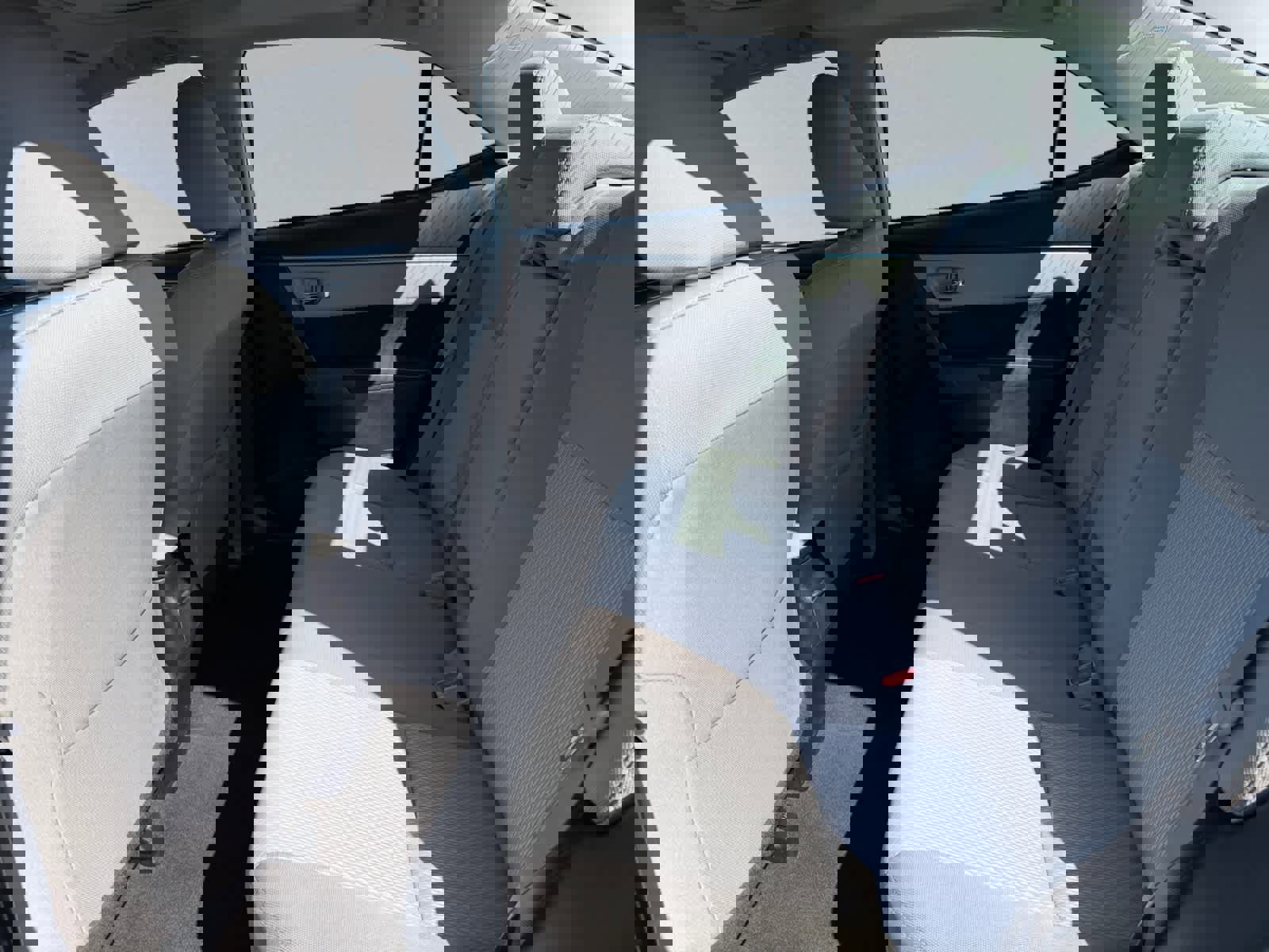 Used 2016 Toyota Corolla LE FWD image 18