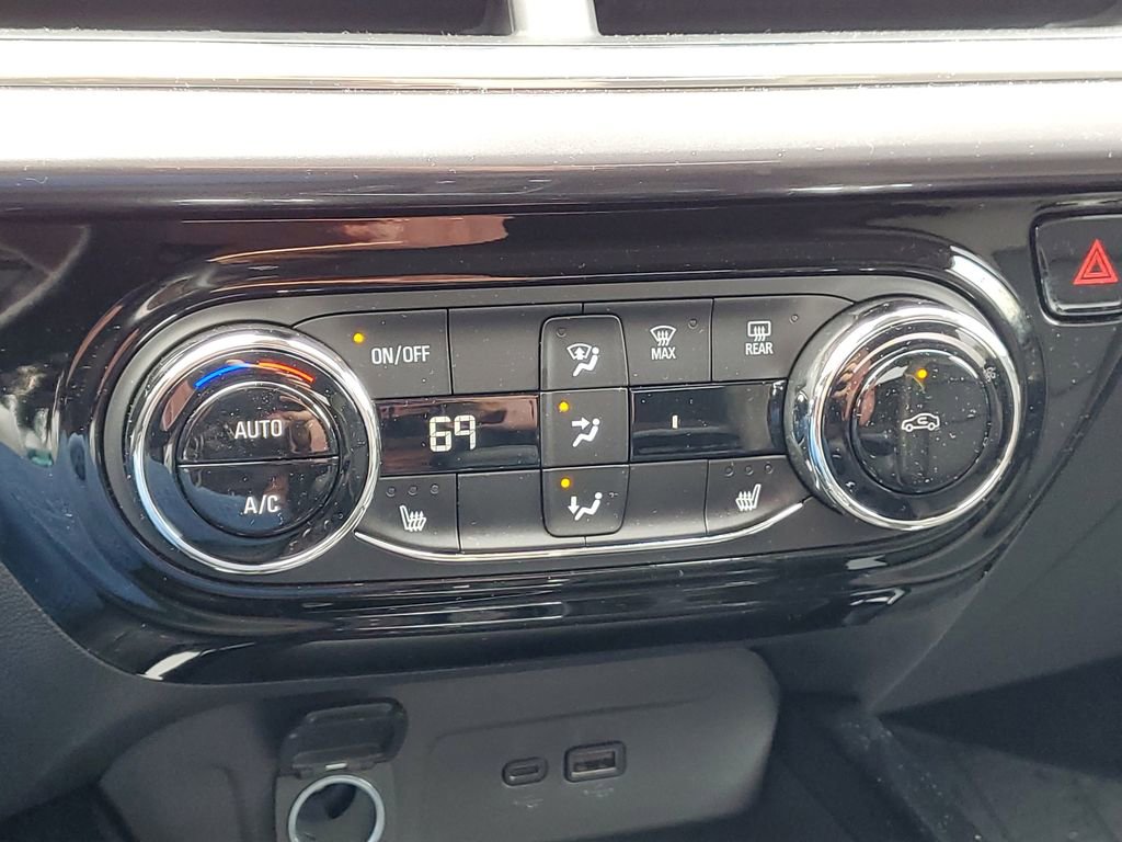 Used 2026 Chevrolet Trax ACTIV w/ Driver Confidence Package FWD image 16