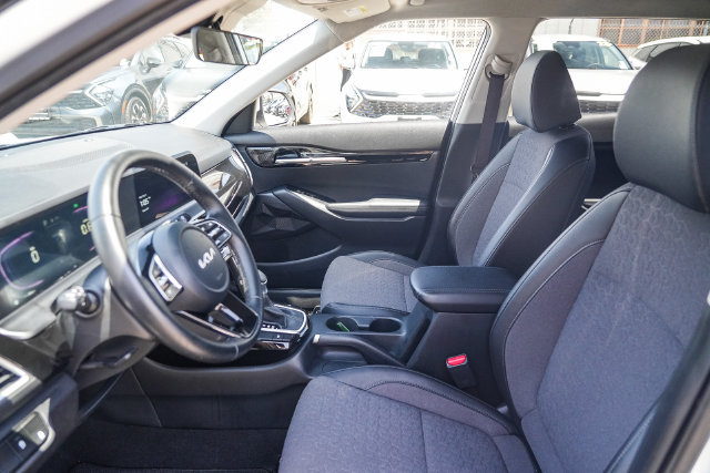 Used 2025 Kia Seltos S FWD image 18