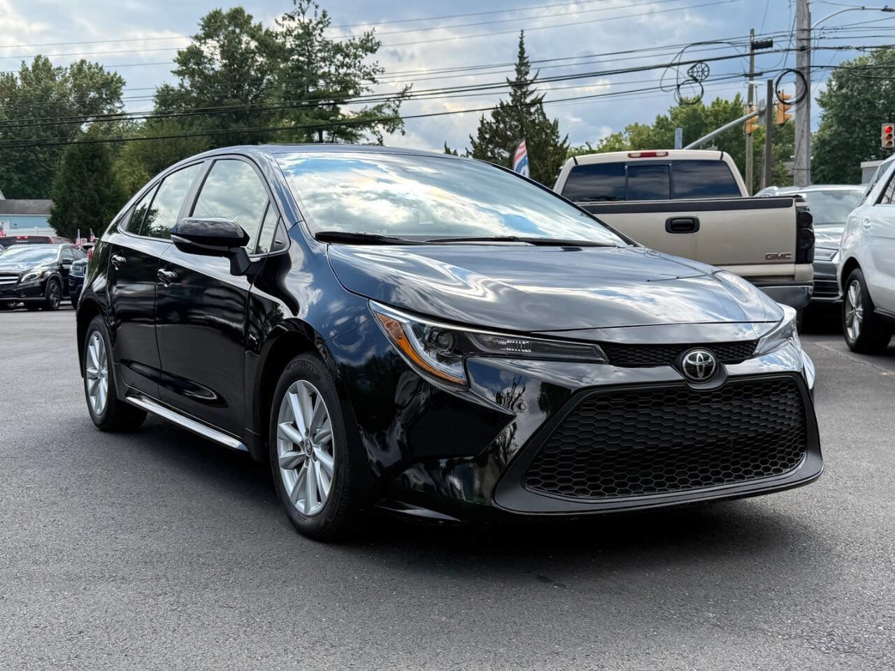 Used 2023 Toyota Corolla LE w/ LE Premium Package FWD image 5