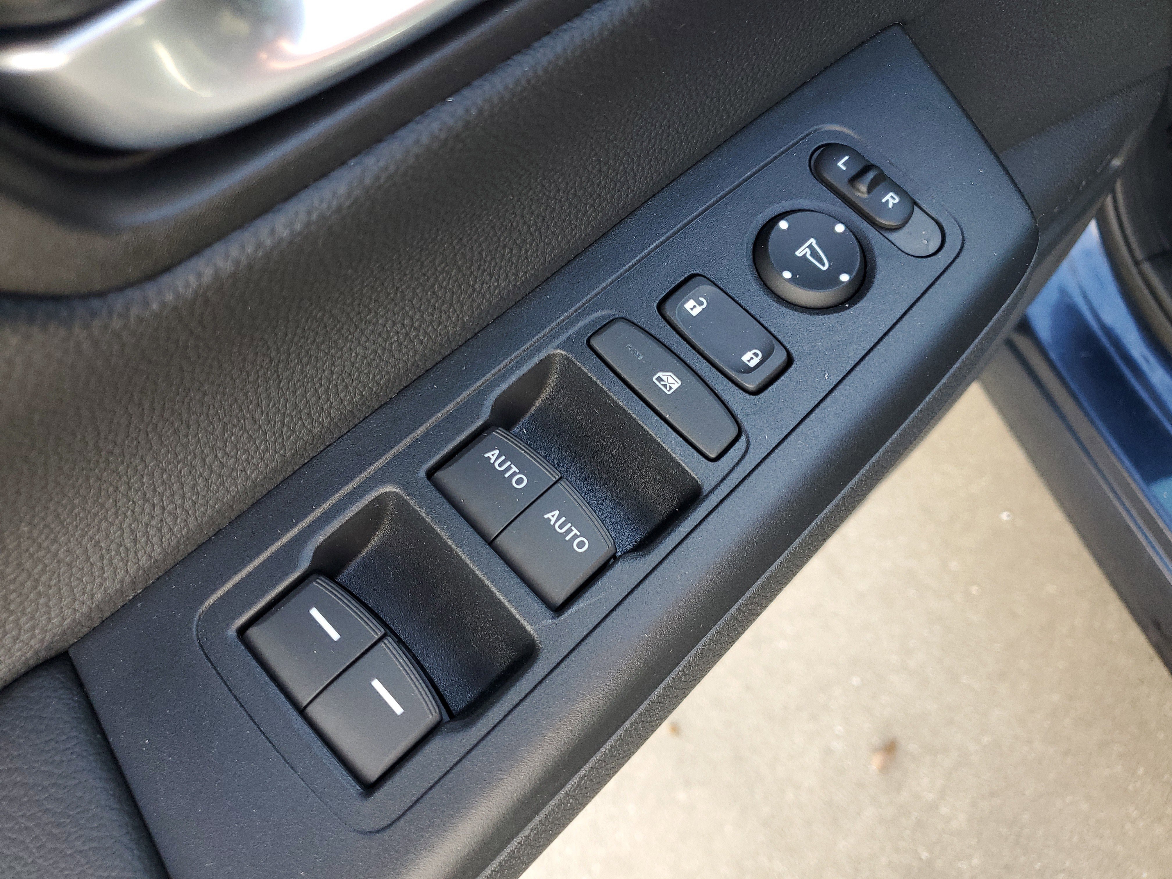 Used 2024 Honda CR-V EX image 23