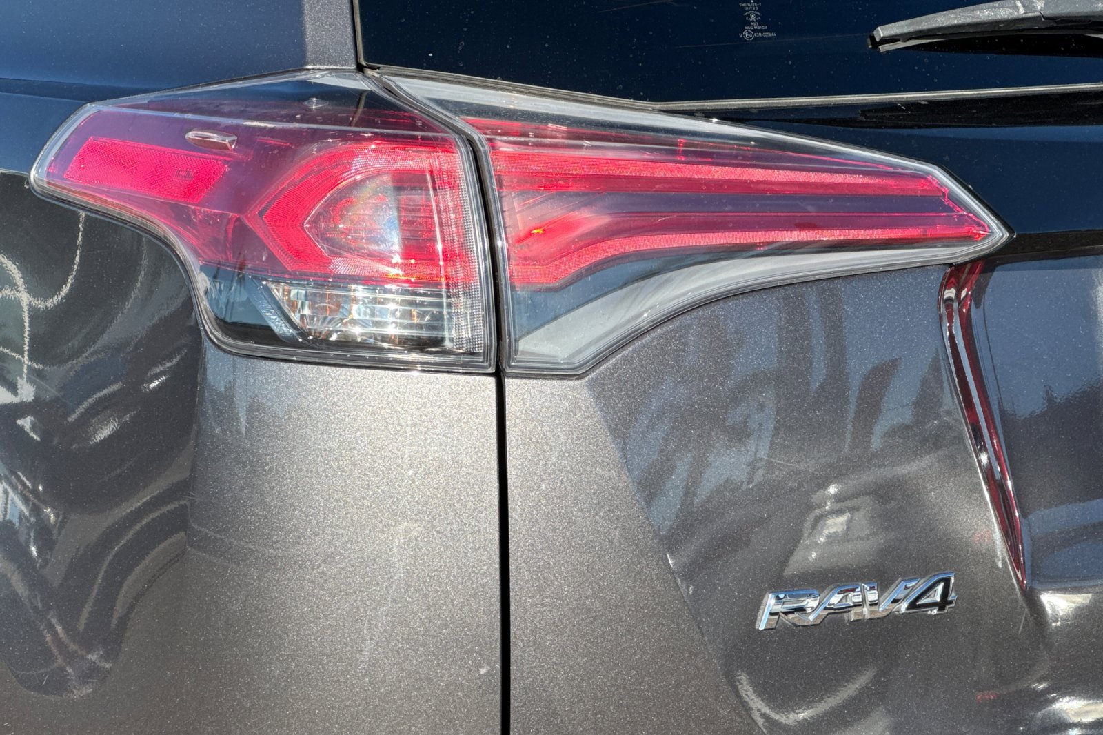 Used 2016 Toyota RAV4 SE image 26