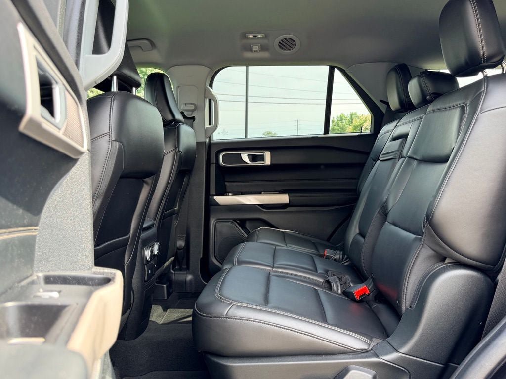 Certified 2022 Ford Explorer XLT w/ Equipment Group 202A RWD image 14
