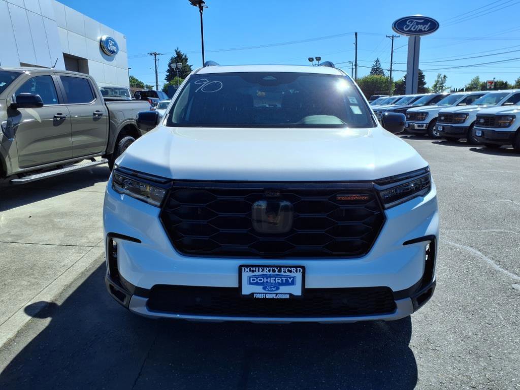 Used 2024 Honda Pilot TrailSport image 2