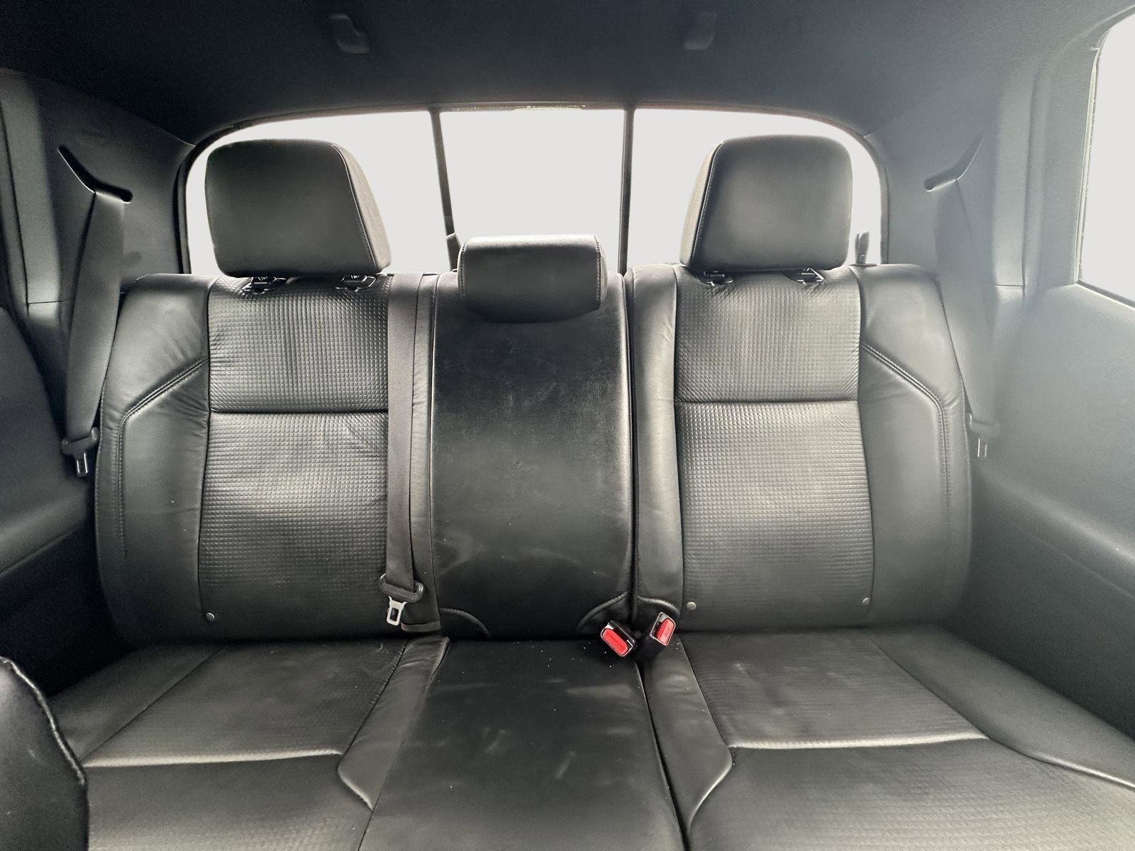 Used 2021 Toyota Tacoma TRD Sport w/ TRD Premium Sport Package AWD/4WD image 13