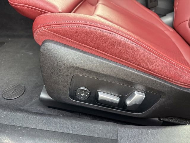 Used 2022 BMW 330e xDrive w/ Premium Package image 12