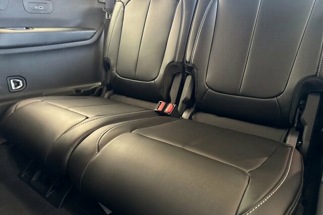 New 2026 Jeep Grand Cherokee L Limited AWD/4WD image 12