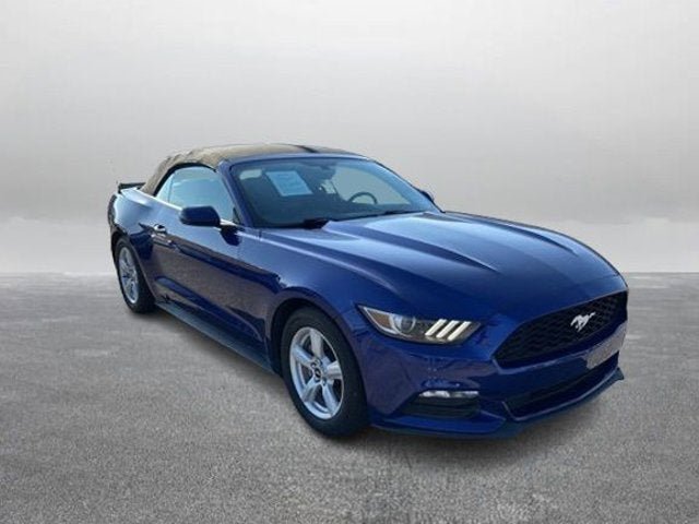 Used 2016 Ford Mustang Convertible image 5