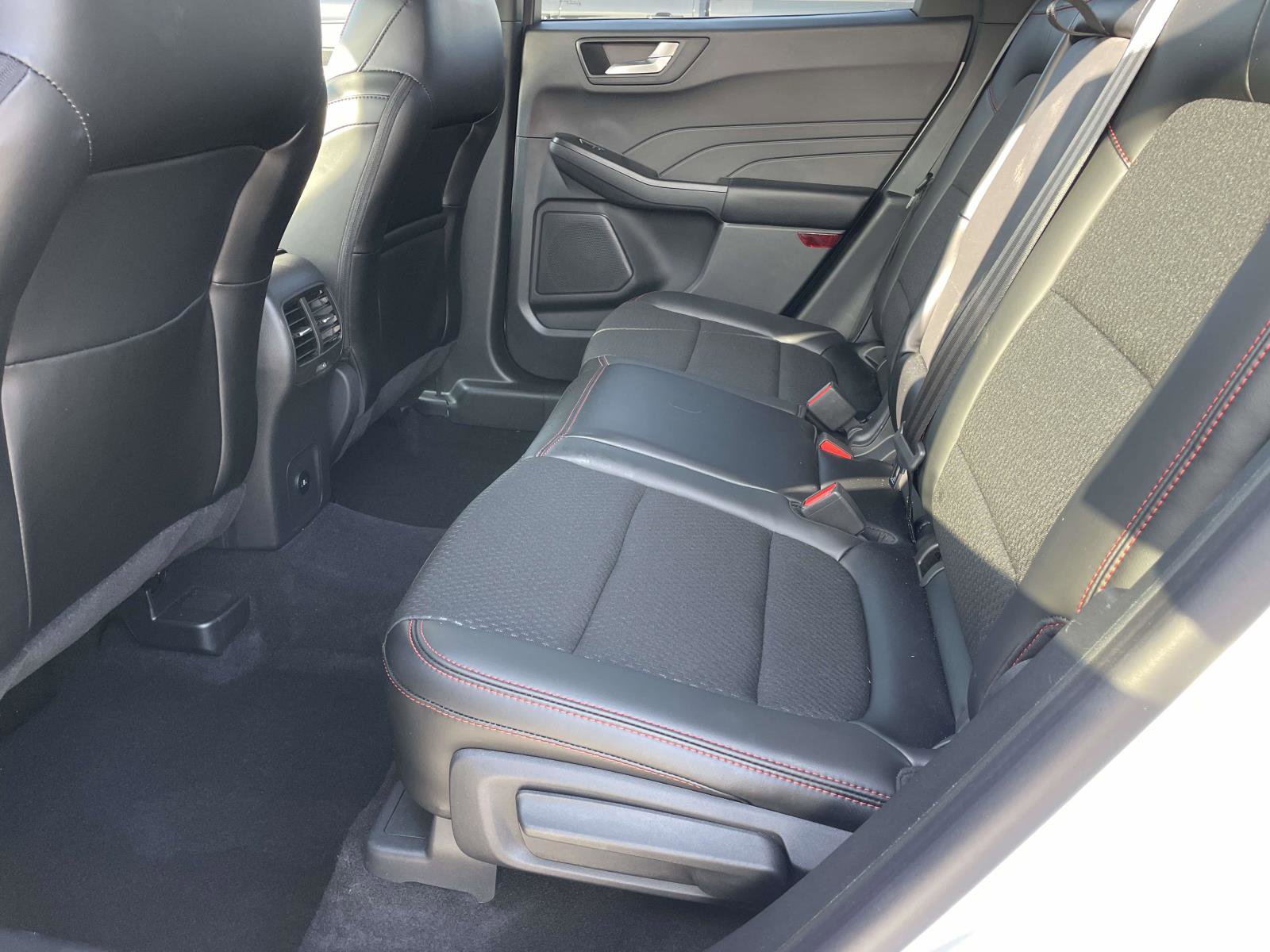 Certified 2025 Ford Escape ST-Line Elite AWD/4WD image 10