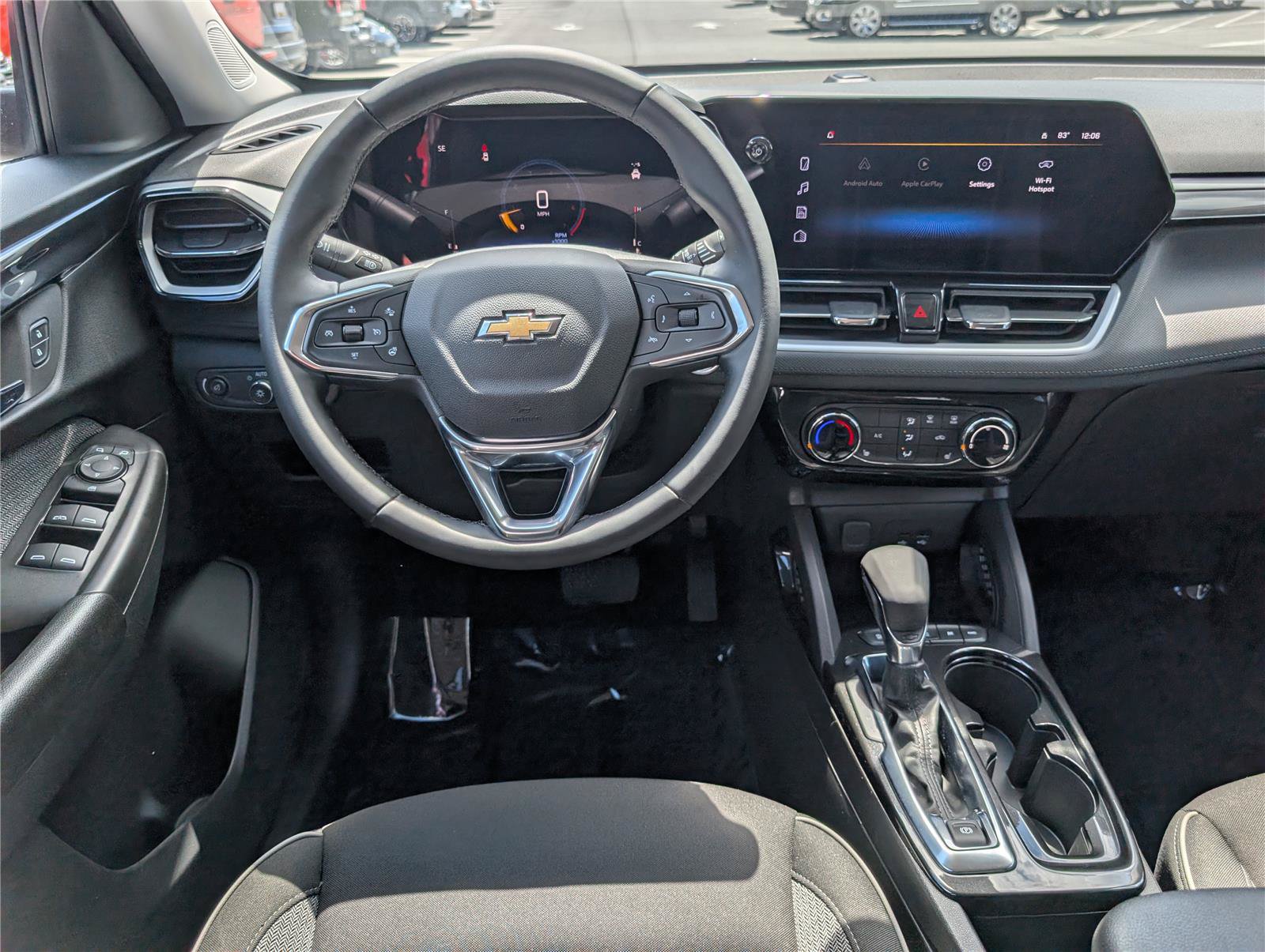 Used 2025 Chevrolet TrailBlazer LT w/ LT Cold Weather Package AWD/4WD image 16