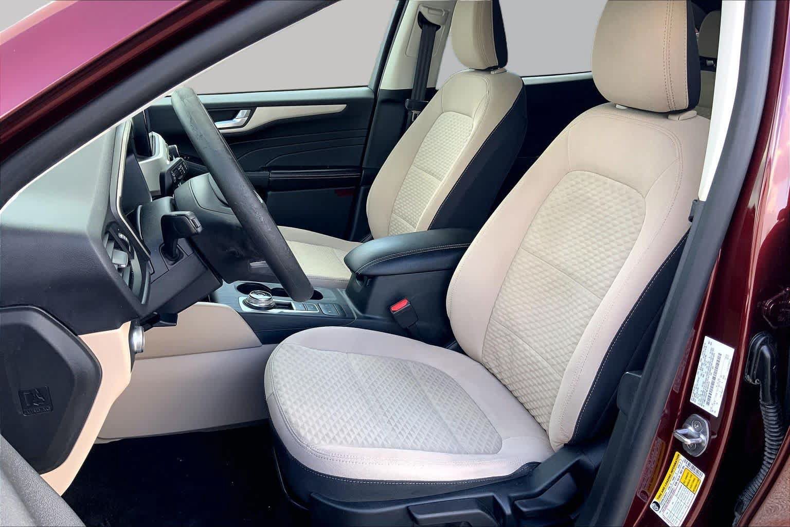Certified 2021 Ford Escape SE w/ SE Sport Appearance Package FWD image 8