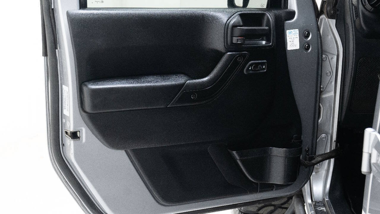 Used 2016 Jeep Wrangler Unlimited Sport w/ Quick Order Package 24S AWD/4WD image 22