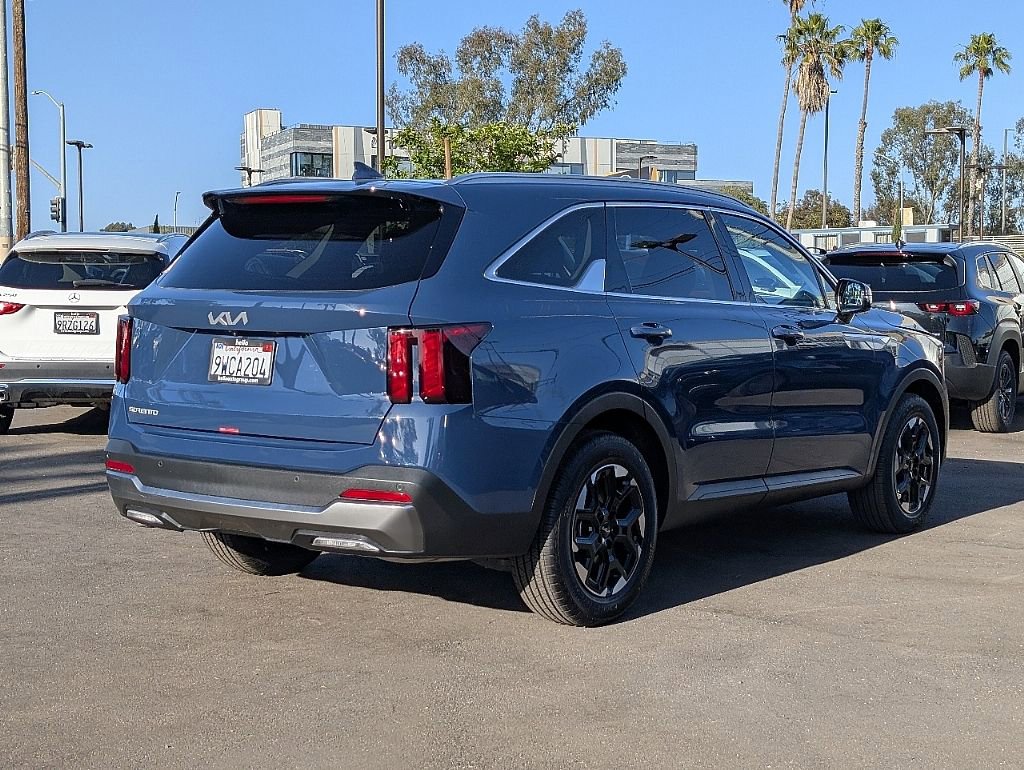Used 2025 Kia Sorento S w/ Panoramic Sunroof Package image 10