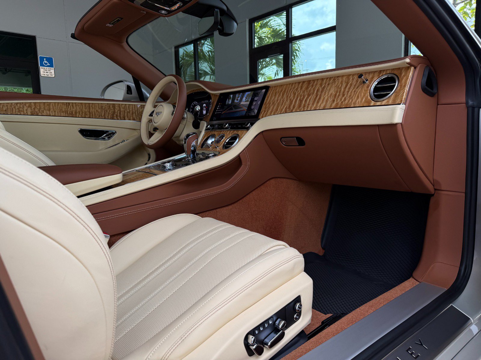 Used 2023 Bentley Continental GT Mulliner AWD/4WD image 33