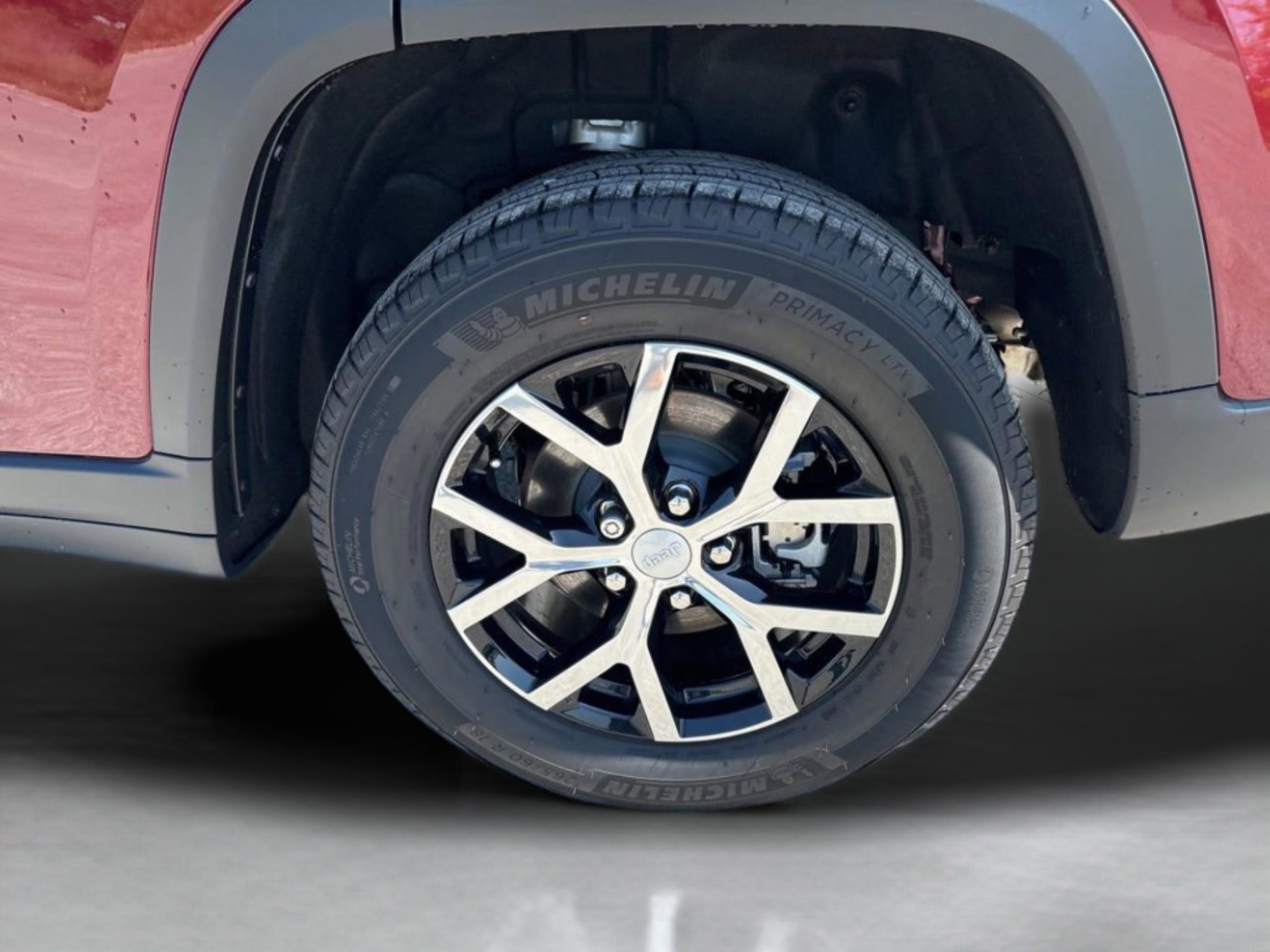 Used 2025 Jeep Grand Cherokee Limited w/ Trailer Tow Package image 43