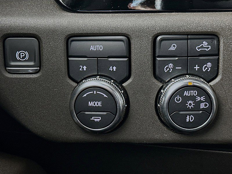 Used 2024 GMC Sierra 1500 SLT image 10