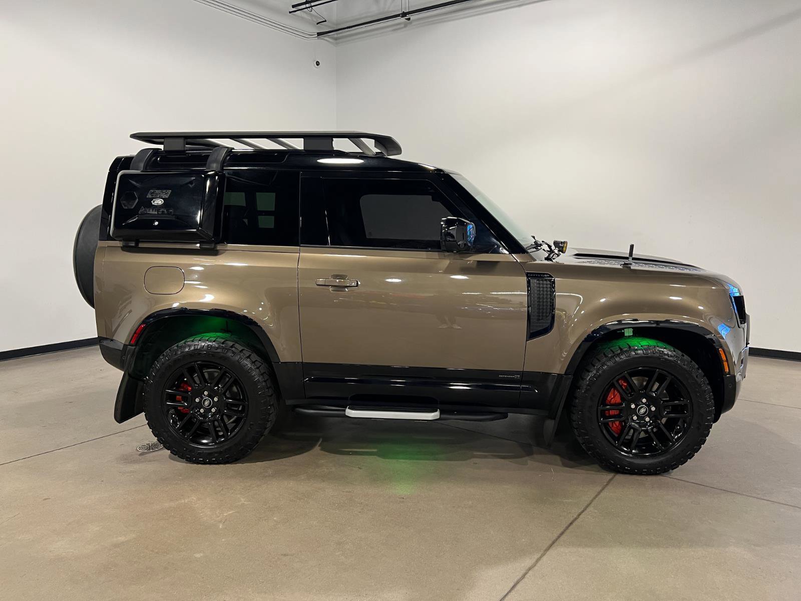 Used 2023 Land Rover Defender 90 X image 2